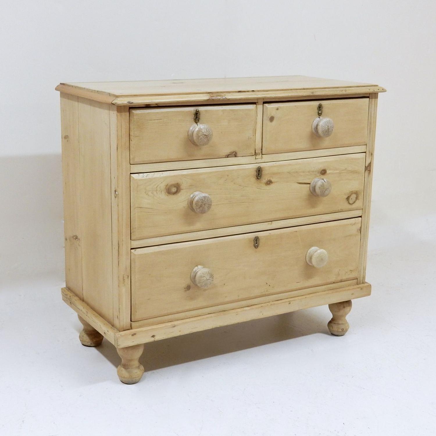 Small Victorian Chest of Drawers