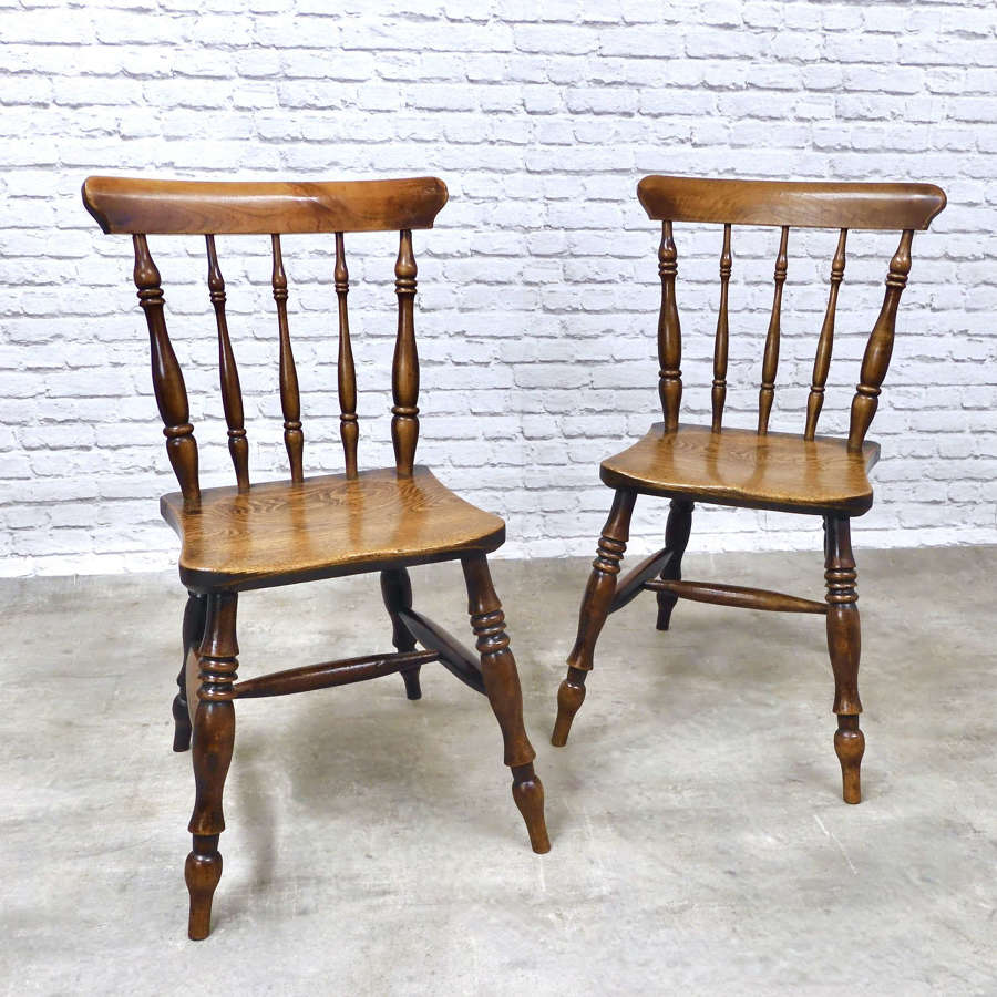 Superb Pair Windsor Chairs