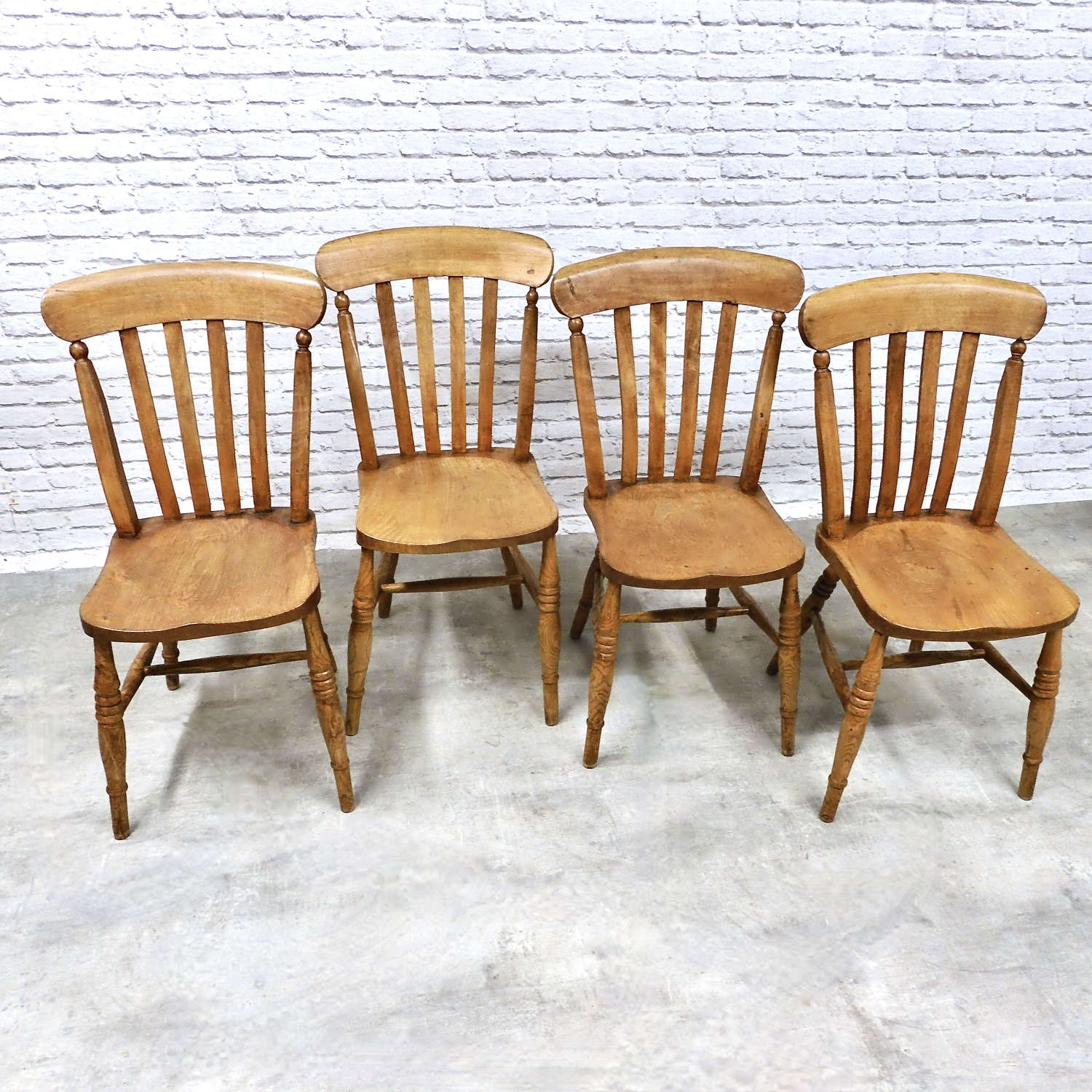 Set Lathback Kitchen Chairs