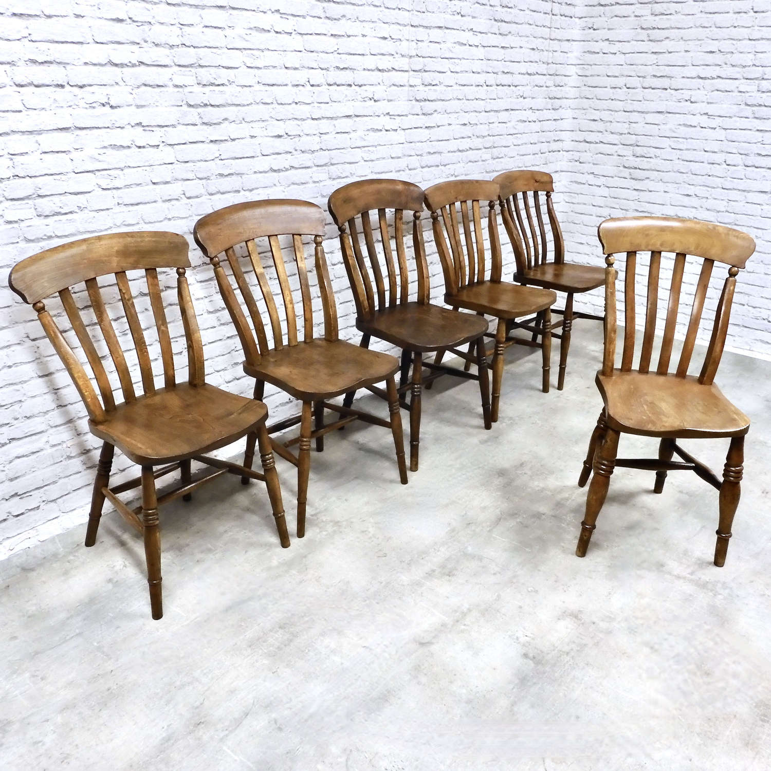6x Antique Windsor Kitchen Chairs