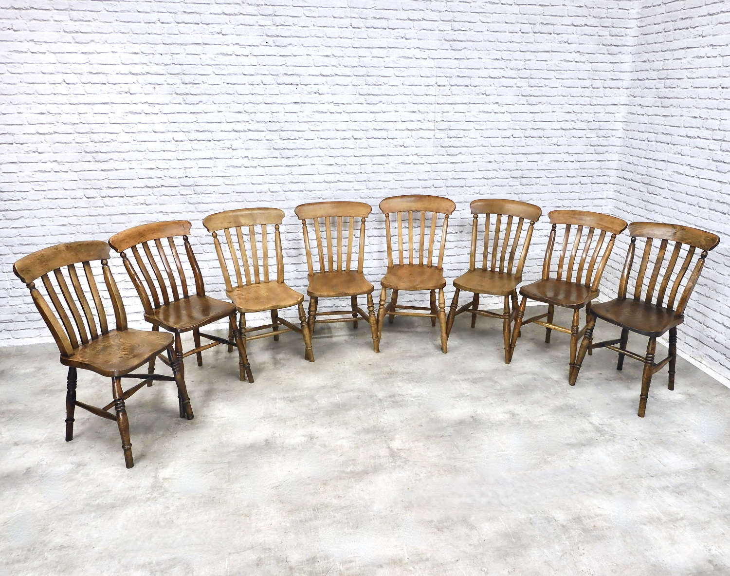 Farmhouse Windsor Kitchen Chairs x8