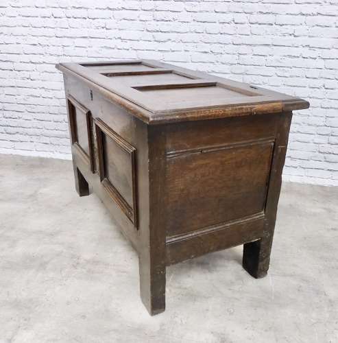 C18th Oak Coffer