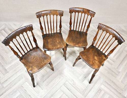 Set 4 Antique Farmhouse Windsor Kitchen Chairs