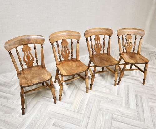 Set 4 Lyreback Windsor Chairs