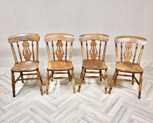 Set 4 Lyreback Windsor Chairs