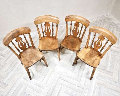 Set 4 Lyreback Windsor Chairs
