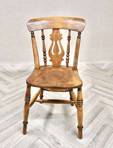 Set 4 Lyreback Windsor Chairs